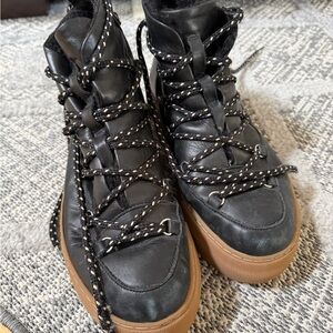 Stylish Black Leather Women's Boots